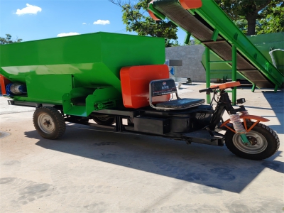 牛羊電動(dòng)撒料車帶來的牧場(chǎng)新改革