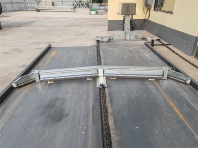 《牛場清糞機(jī)：助力牧場的 “清潔衛(wèi)士”》